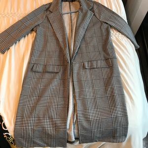 Plaid boohoo trench coat 3/4 sleeve grey and black